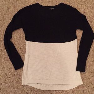 Black & white thin knit sweater